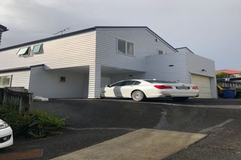 Photo of property in 7/20 Fields Parade, Oteha, Auckland, 0632