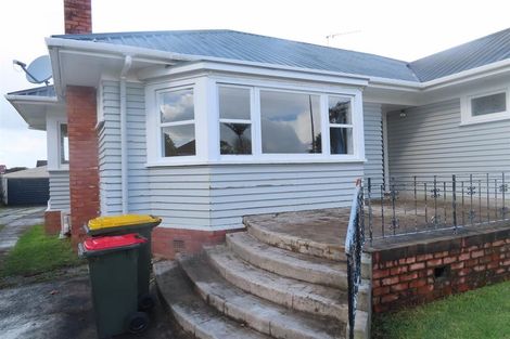 Photo of property in 102 Ridge Road, Howick, Auckland, 2014