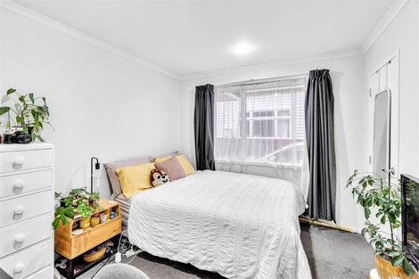 Photo of property in 19 Defoe Place, Waltham, Christchurch, 8023