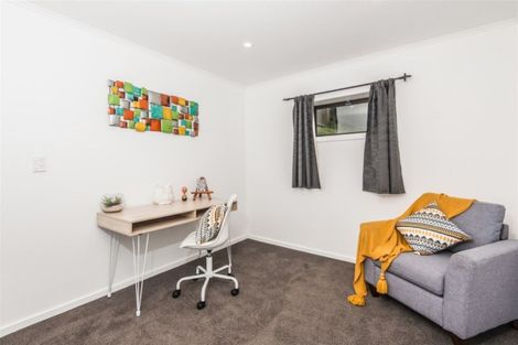 Photo of property in 51 Nalanda Crescent, Broadmeadows, Wellington, 6035