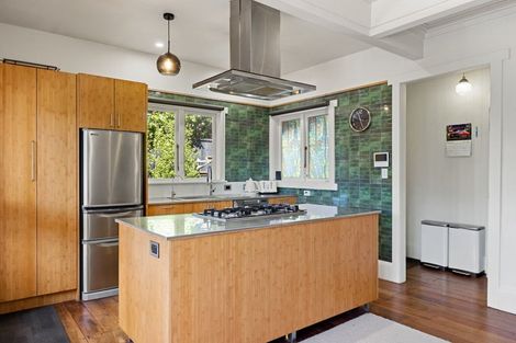 Photo of property in 28 Oakley Avenue, Claudelands, Hamilton, 3214