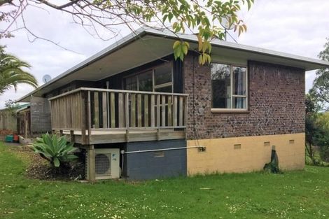 Photo of property in 2/38 Kirrie Avenue, Te Atatu South, Auckland, 0610