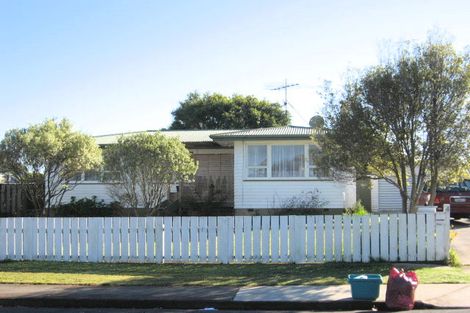 Photo of property in 4 Orpheus Place, Papakura, 2110