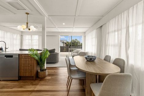 Photo of property in 1 Galt Street, Hawera, 4610