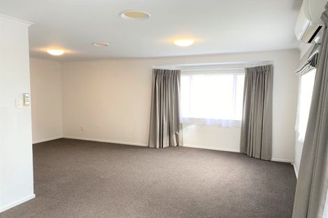 Photo of property in 20 Ted Gilberd Place, Newlands, Wellington, 6037