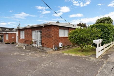 Photo of property in 3/127 Lemon Street, New Plymouth, 4312