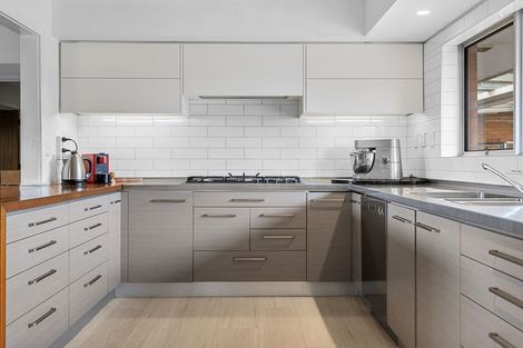 Photo of property in 239 Fifield Terrace, Opawa, Christchurch, 8023