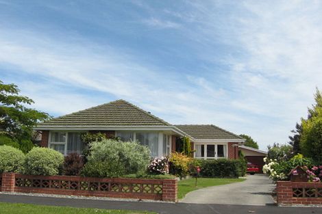 Photo of property in 27 Eglinton Street, Avondale, Christchurch, 8061
