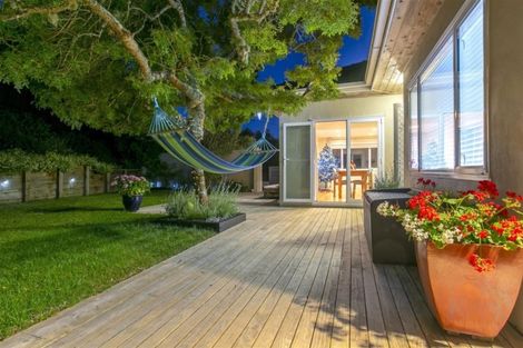 Photo of property in 104 Beach Road, Castor Bay, Auckland, 0620