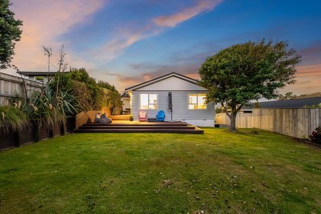 Photo of property in 118 Kahu Road, Paremata, Porirua, 5024