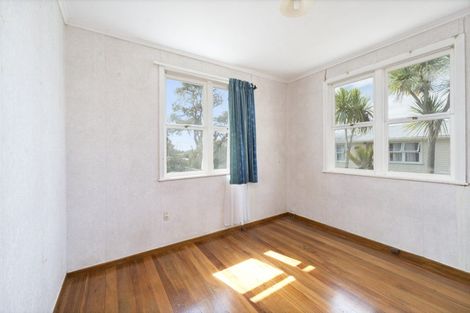 Photo of property in 41 St Leonards Road, Kelston, Auckland, 0602