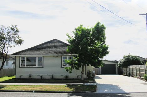 Photo of property in 18 Sandford Street, Trentham, Upper Hutt, 5018