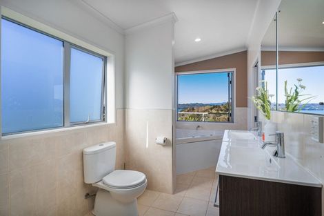 Photo of property in 16 Tironui Place, Whitianga, 3510