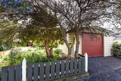 Photo of property in 8 Davy Street, Carterton, 5713