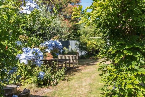 Photo of property in 52 Rewarewa Crescent, Waikanae, 5036