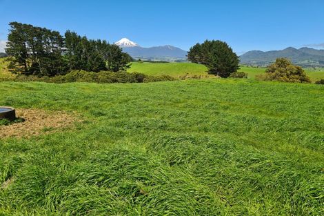 Photo of property in 629 South Road, Omata, New Plymouth, 4374