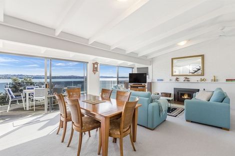 Photo of property in 79 De Luen Avenue, Tindalls Beach, Whangaparaoa, 0930