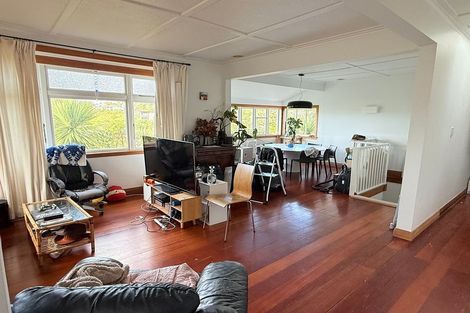 Photo of property in 16 Asquith Terrace, Brooklyn, Wellington, 6021