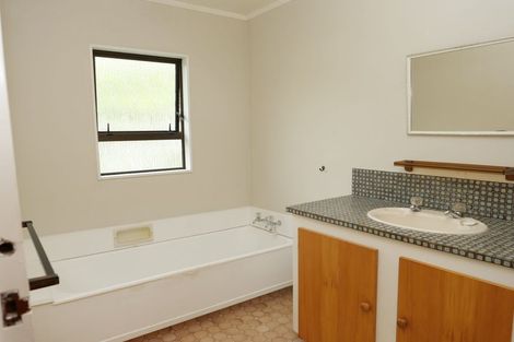 Photo of property in 72 Aorangi Road, Paraparaumu, 5032