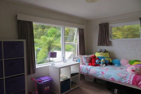 Photo of property in 231 Dowse Drive, Maungaraki, Lower Hutt, 5010