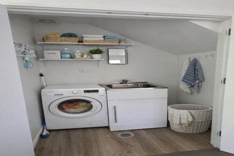 Photo of property in 93 Banks Street, Marfell, New Plymouth, 4310