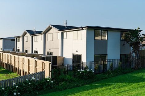 Photo of property in 52a Vodanovich Road, Te Atatu South, Auckland, 0610