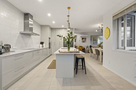 Photo of property in 48 Greenhithe Road, Greenhithe, Auckland, 0632