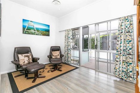 Photo of property in 16 Glen Lynne Avenue, Queenwood, Hamilton, 3210