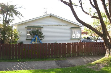 Photo of property in 5 Bauchop Road, Waterloo, Lower Hutt, 5011