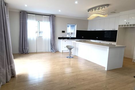 Photo of property in 73 Rosewell Crescent, Flat Bush, Auckland, 2019