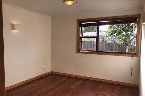 Photo of property in 4 Tobruk Crescent, Milford, Auckland, 0620