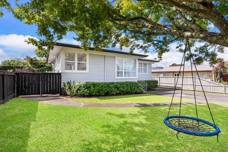 Photo of property in 47 Megan Avenue, Pakuranga Heights, Auckland, 2010