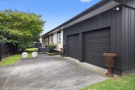 Photo of property in 36 Edgewater Parade, Waiuku, 2123