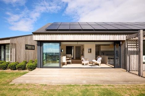 Photo of property in 23 Te Auhi Way, Welcome Bay, Tauranga, 3112
