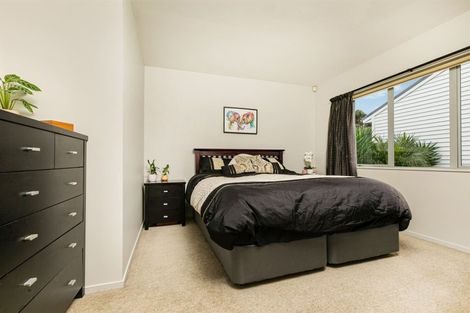 Photo of property in 48 Makora Road, Massey, Auckland, 0614