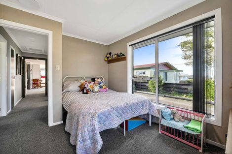 Photo of property in 100 Pembroke Road West, Pembroke, Stratford, 4332