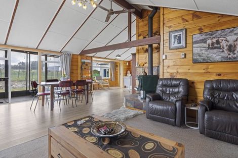 Photo of property in 15 Fairbank Avenue, Stratford, 4332