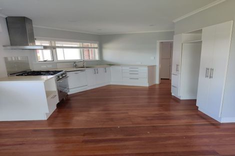 Photo of property in 4 Tiki Street, New Lynn, Auckland, 0600