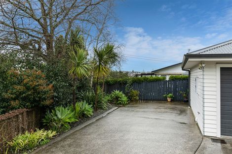 Photo of property in 48 Makora Road, Massey, Auckland, 0614