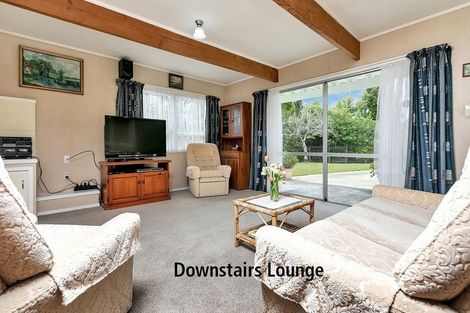 Photo of property in 21 Battle Place, Glenfield, Auckland, 0629