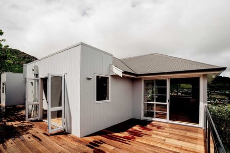 Photo of property in 2 Selwyn Lane, Lyttelton, 8082