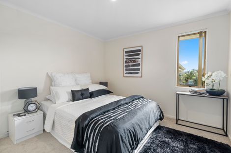 Photo of property in 37 Nimstedt Avenue, Oteha, Auckland, 0632