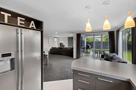 Photo of property in 28 Branigan Parade, Kelvin Grove, Palmerston North, 4414