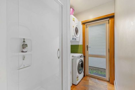 Photo of property in 39 Belt Road, Moturoa, New Plymouth, 4310