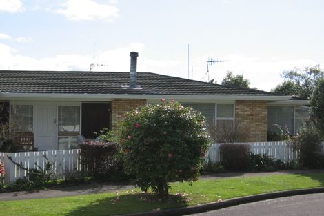 Photo of property in 2 Cramer Place, Awapuni, Palmerston North, 4412