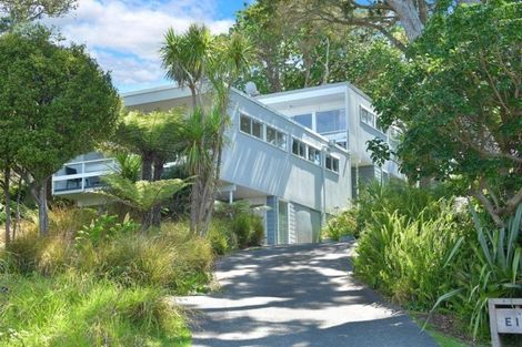 Photo of property in 2/8 Rewi Street, Torbay, Auckland, 0630