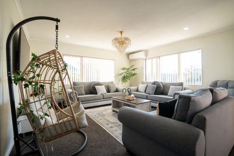 Photo of property in 63 Castlefinn Drive, Weymouth, Auckland, 2103
