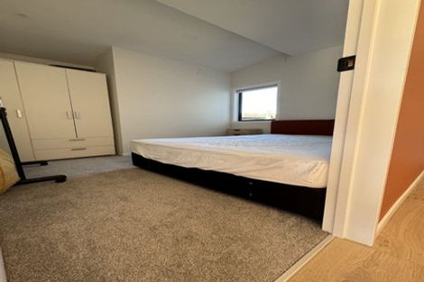 Photo of property in 8 September Place, Forrest Hill, Auckland, 0620