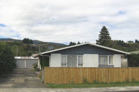 Photo of property in 64 Oregon Drive, Maoribank, Upper Hutt, 5018