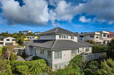 Photo of property in 21 Pendennis Point, Camborne, Porirua, 5026